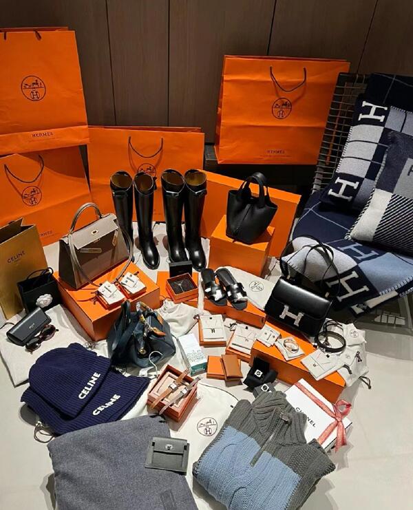 通化回收奢侈品鞋服.jpg